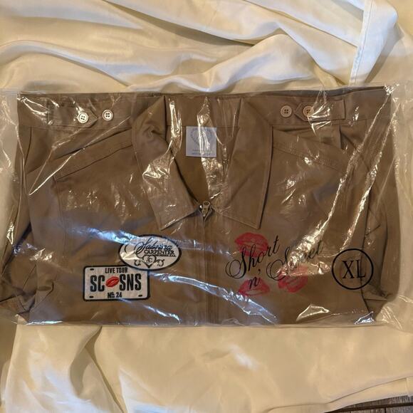 Sabrina Carpenter VIP Merch - Tour Jacket, Clear Drawstring Bag & Espresso Visor - Picture 2 of 14